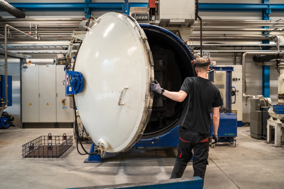 Karkaisimolla tehtäviisi kuuluu metallien lämpökäsittely sekä tuotantoprosessin eri työvaiheita. 